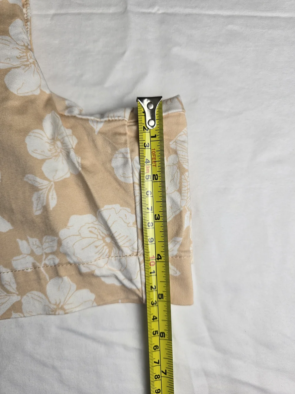 JACHS Girlfriend Floral Peach Women's Chino Shorts